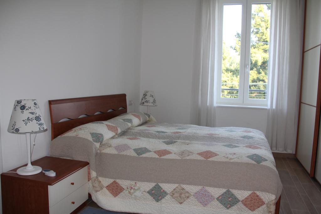 La Ciliegia Bianca Belgirate Room photo